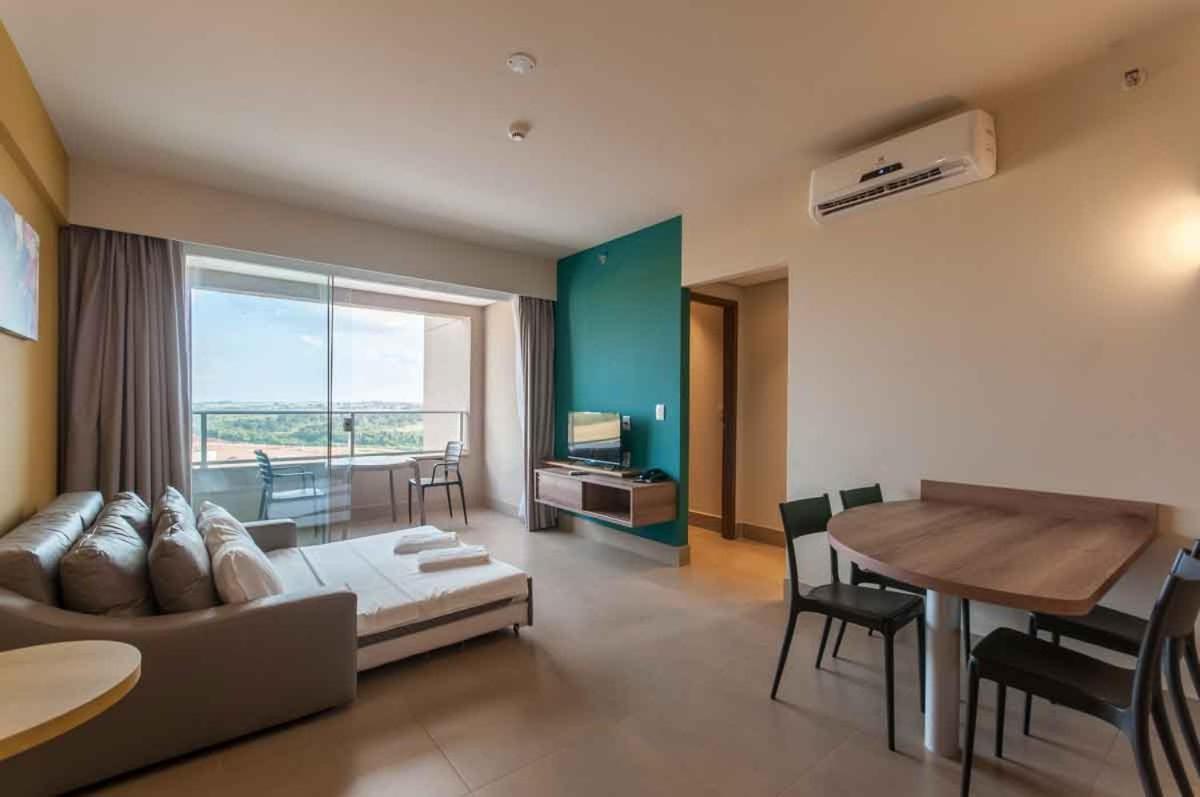 Enjoy Solar Das Aguas Park Resort Olímpia Εξωτερικό φωτογραφία A living room in a condominium